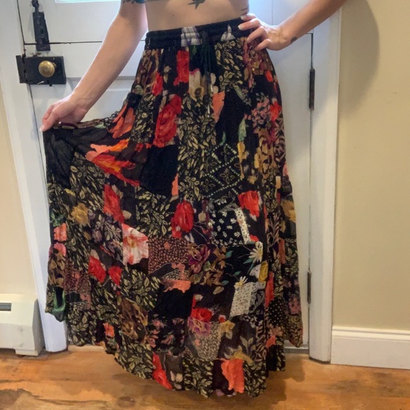 VTG 🌼 funky patchwork flowy skirt - Picture 3 of 7